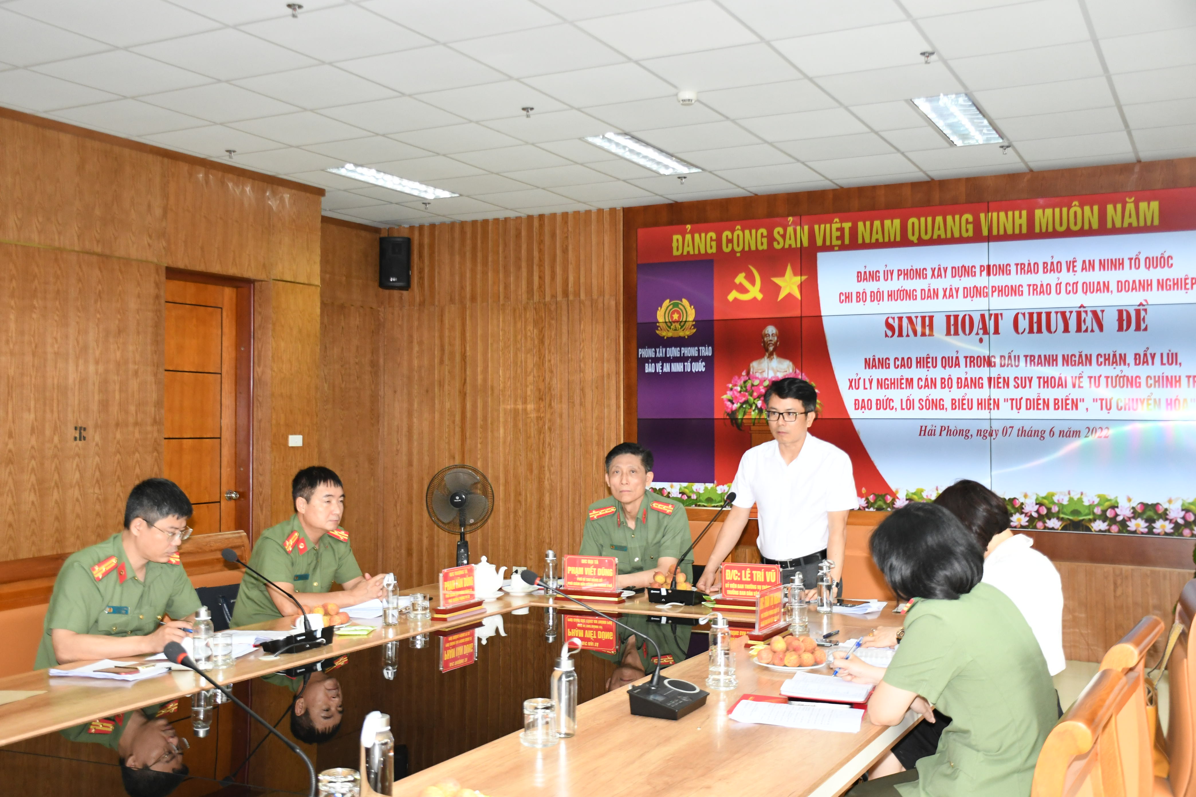 Phòng Xây dựng phong trào bảo vệ An ninh Tổ quốc (Chi bộ đội 2): Tổ chức sinh hoạt Chi bộ chuyên đề